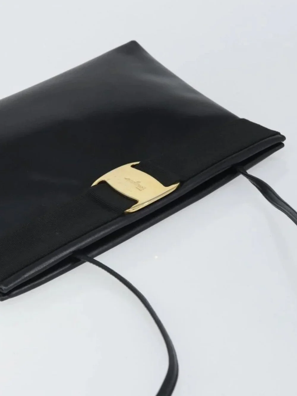 Salvatore Ferragamo Vala Shoulder Bag Leather Black Gold Auth 162154